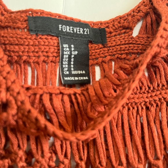 2x Crochet Crop Top with Tassel Fringes in Rust and Black - Picture 5 of 5